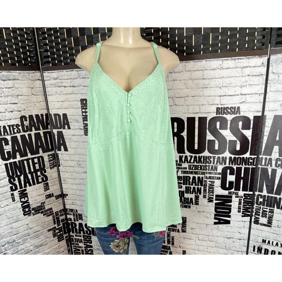 Torrid Plus 5 Mint Green Floral Lace Detail V-Neck Adjustable Strap Camisole - Picture 2 of 5